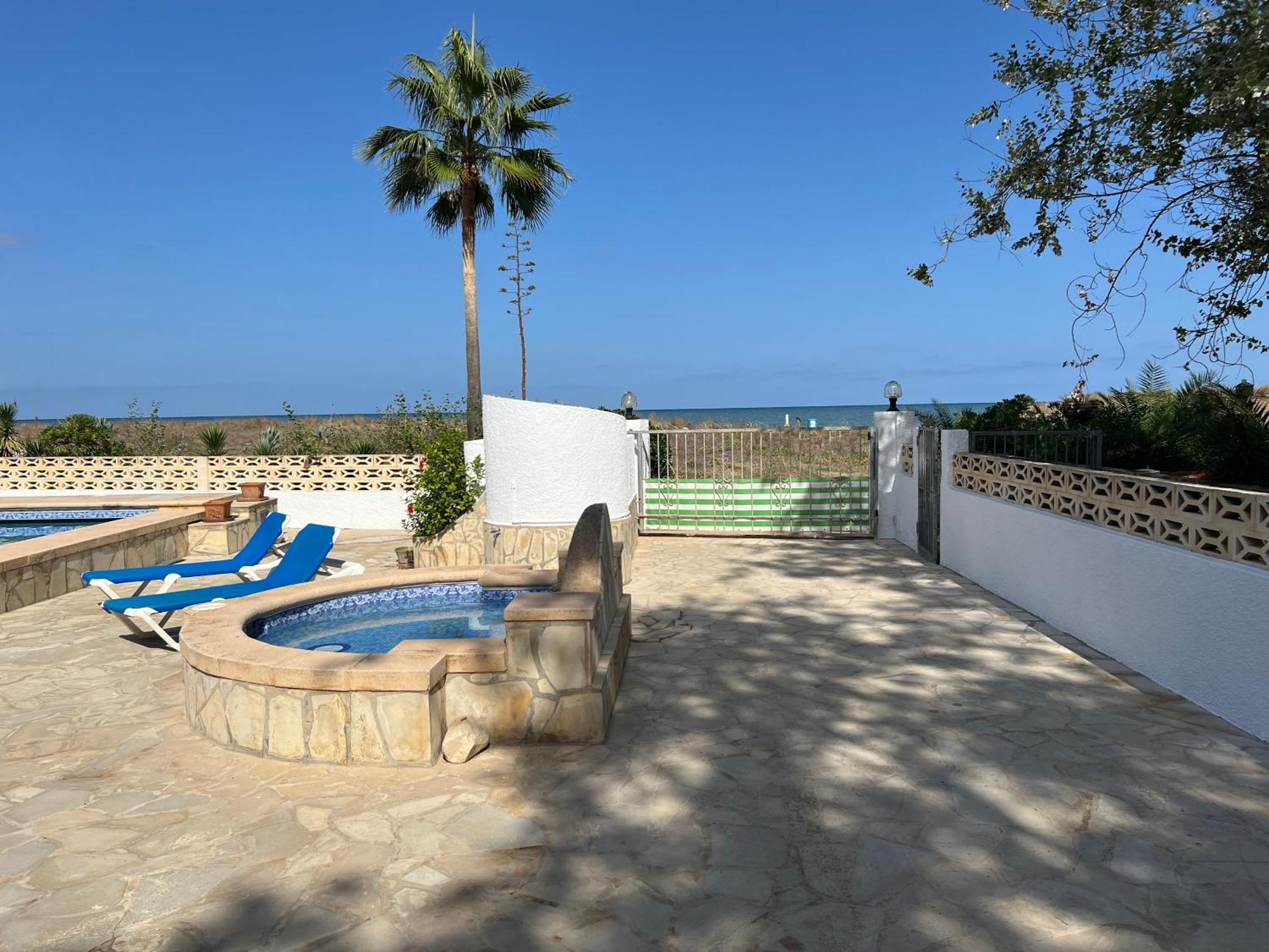 Chalet En La Playa Con Piscina Privada - Holavivienda Inmobiliaria دينايا المظهر الخارجي الصورة