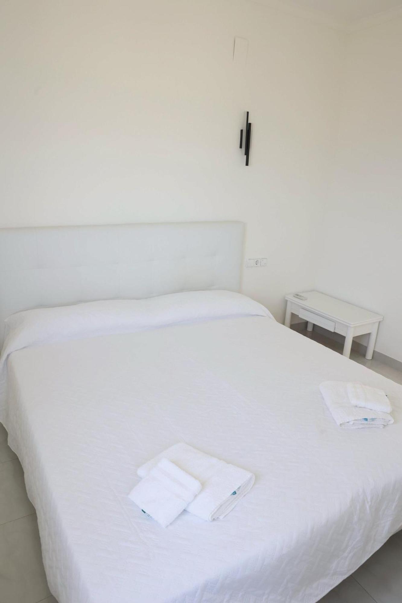 Chalet En La Playa Con Piscina Privada - Holavivienda Inmobiliaria دينايا المظهر الخارجي الصورة