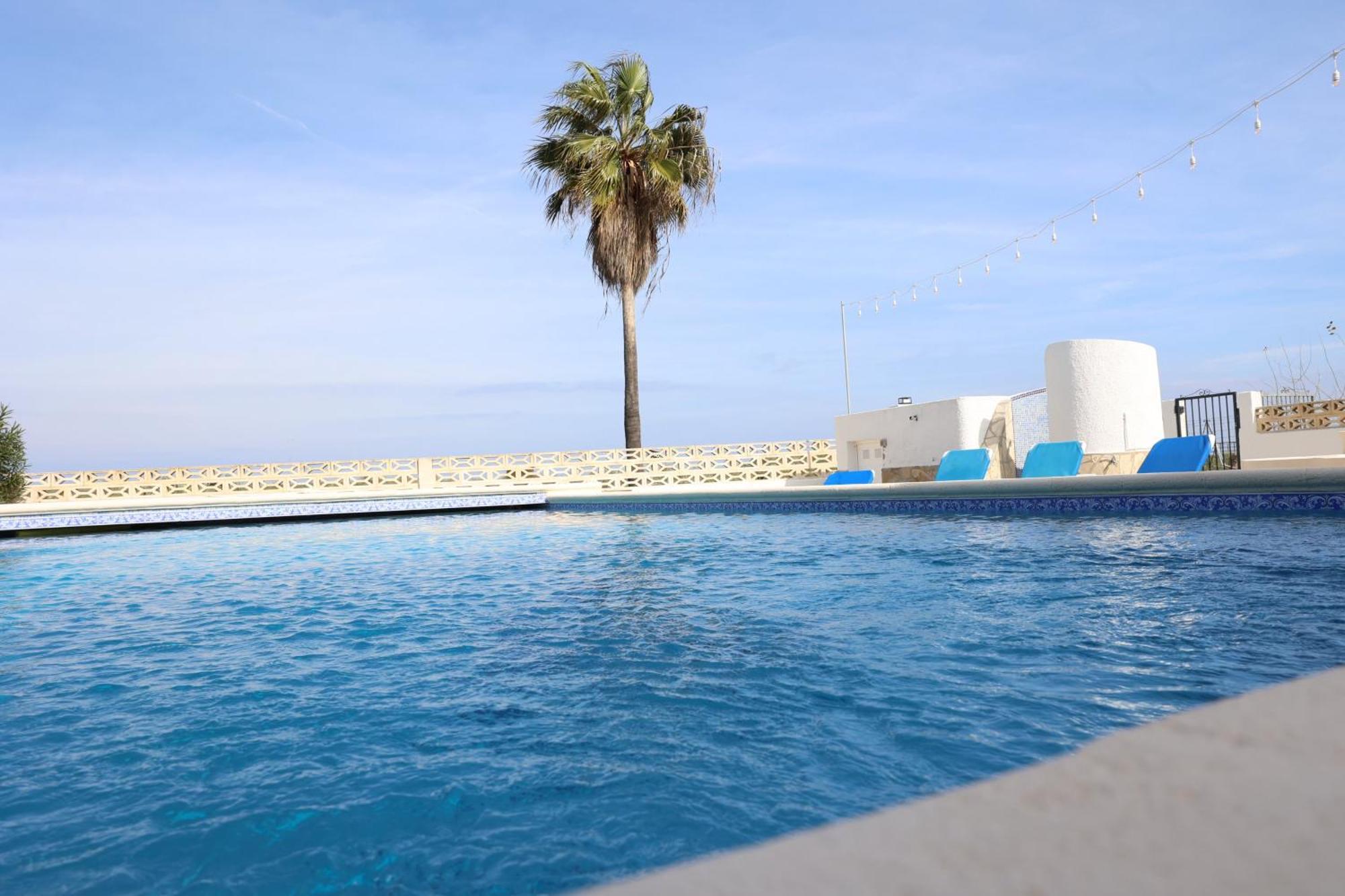 Chalet En La Playa Con Piscina Privada - Holavivienda Inmobiliaria دينايا المظهر الخارجي الصورة